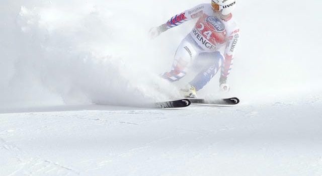 日常を忘れて雪と遊ぶ日帰りスキーツアーの新しい魅力発見のすすめ